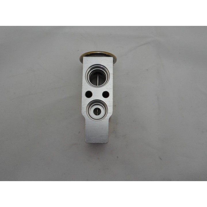 39065  EXPANSION VALVE MITSUBISHI GALANT VI 96- DOS ORIFICIO ARRIBA PEQUEÑO